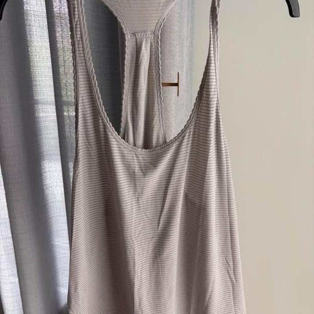 Lululemon Gray White Striped Racerback Tank Top Picot Trim Women Size 10